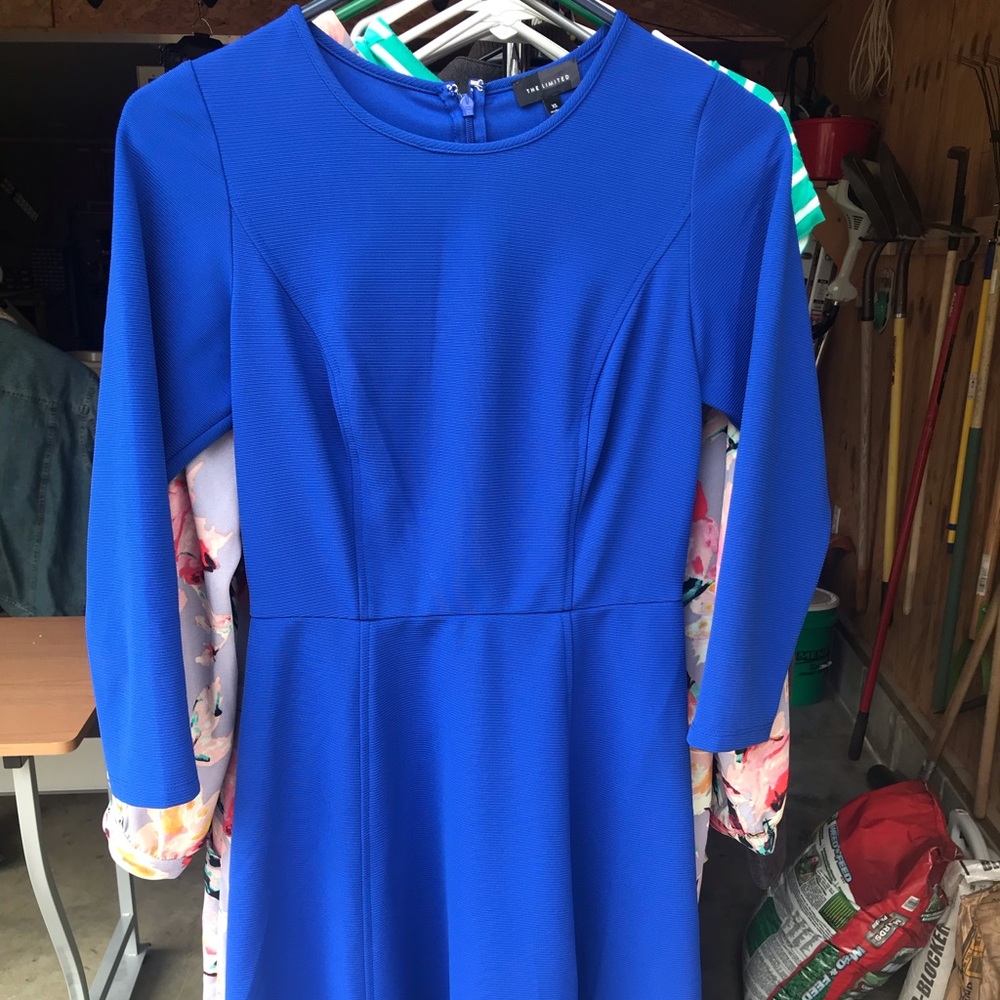 Blue guest of wedding dress.